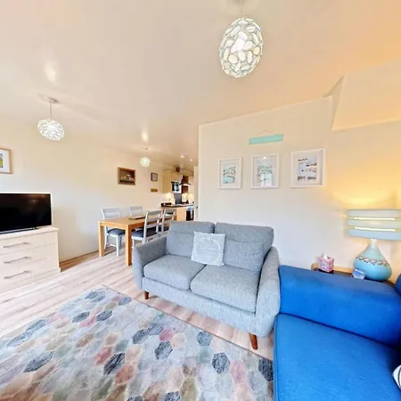 Mirobelle Cottage- Part Of The The Bay Village With Pool, Gym And Direct Access, Pub, Restaurant, Tennis And Meadows Walks