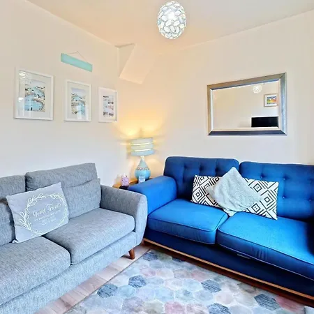 Mirobelle Cottage- Part Of The The Bay Village With Pool, Gym And Direct Access, Pub, Restaurant, Tennis And Meadows Walks *