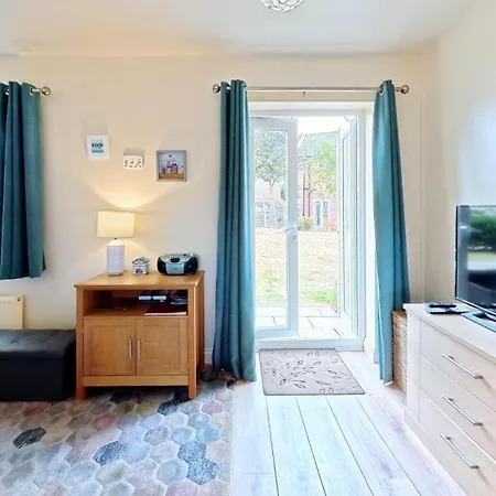 Casa vacanze Mirobelle Cottage- Part Of The The Bay Village With Pool, Gym And Direct Access, Pub, Restaurant, Tennis And Meadows Walks
